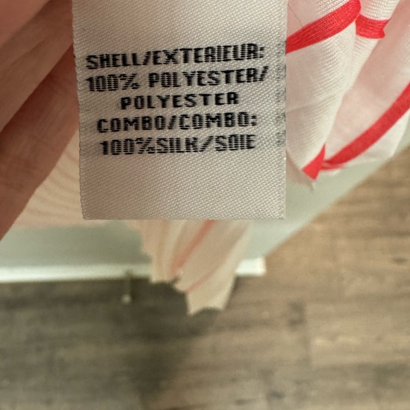 Diane Von Furstenburg 3/4 sleeve pleated Top - Picture 8 of 8